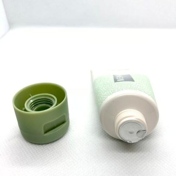 Nena Skincare Glacial Oceanic Clay Mask Mini - Picture 4 of 5